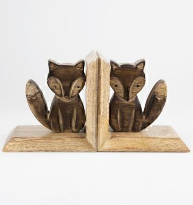 Fox Wooden Bookends by Sass and Belle. This set of fox bookends would make great decoration for a kids room. Been in neutral wood make a good gift choice for Boys or Girls Size 12x12x9cm